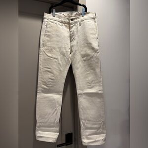 imogene + willie Slim Straight Jeans in Off-White/Cream